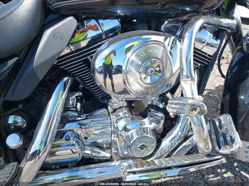 2004 HARLEY-DAVIDSON FLHRCI auction photo 8