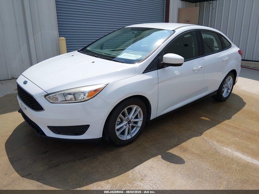 2018 Ford Focus Se 1FADP3F20JL328869 photo 1
