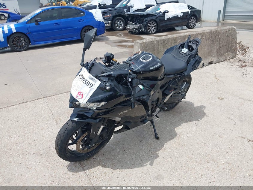 2025 KAWASAKI ZX400 auction photo 2
