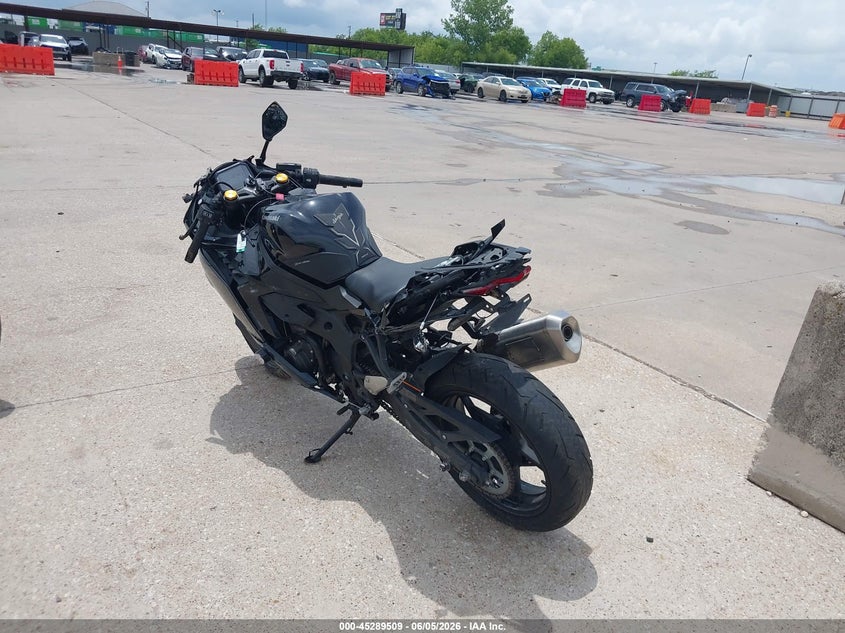 2025 KAWASAKI ZX400 auction photo 3