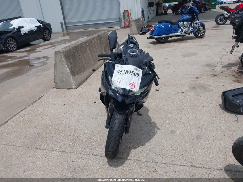 2025 KAWASAKI ZX400 auction photo 5