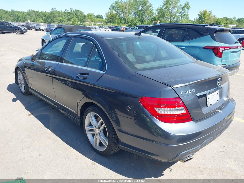 Vin: wddgf8ab4dr288561, lot: 45787492, mercedes-benz c 300 sport 4matic 20133