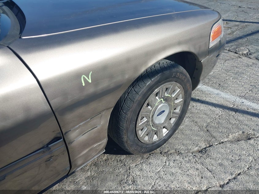 2005 Ford Crown Victoria Standard VIN: 2FAFP73WX5X130557 Lot: 45289712