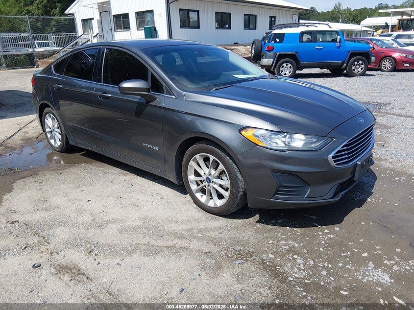 Vin: 3fa6p0lu4kr211442, lot: 45787813, ford fusion hybrid se 2019 img_1