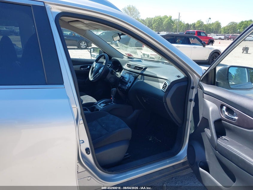 2015 NISSAN ROGUE auction photo 5