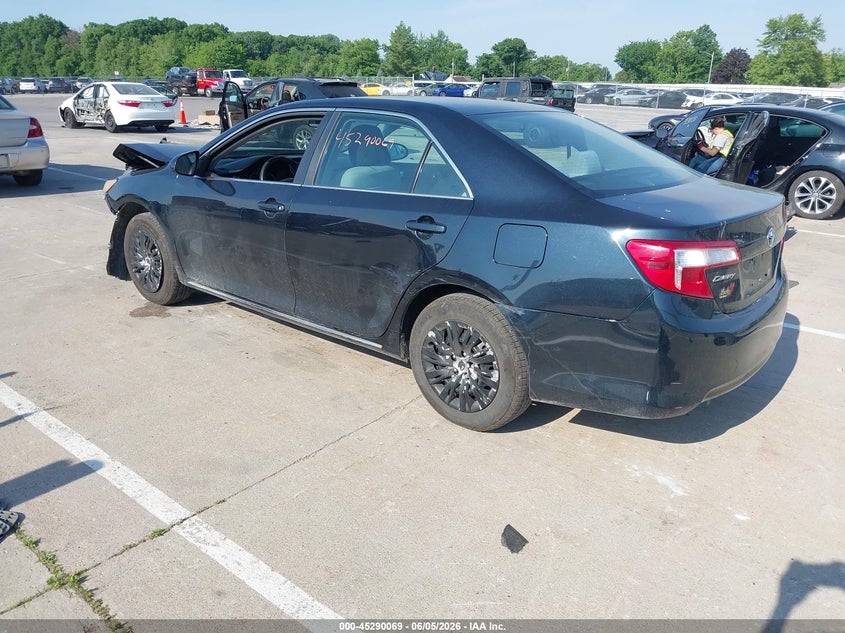 Vin: 4t4bf1fk8cr202587, lot: 45787905, toyota camry le 20123
