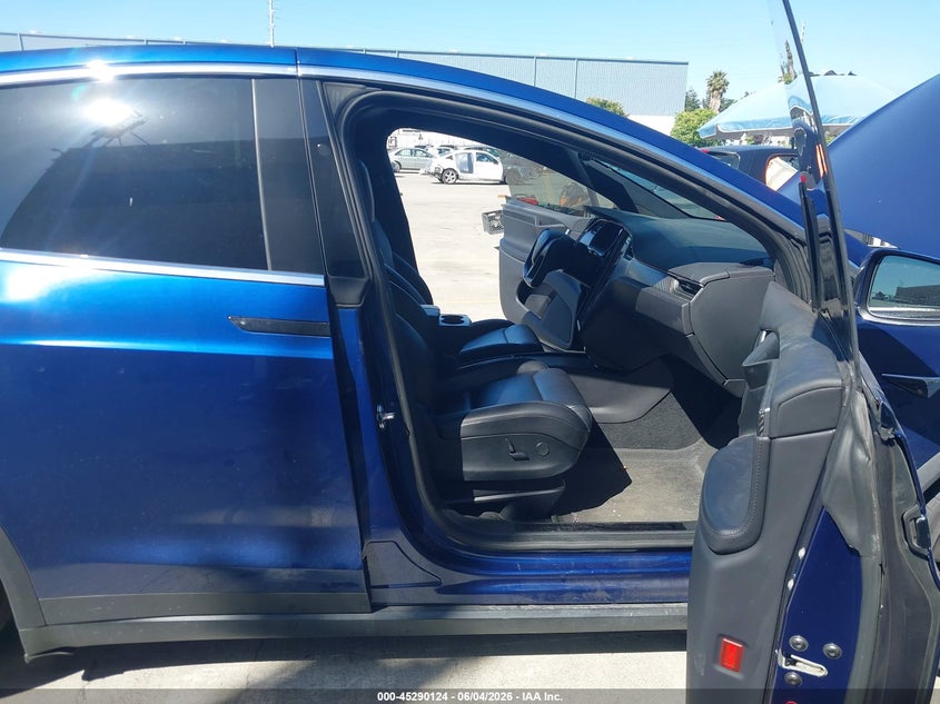 2018 Tesla Model X 100D/75D/P100D VIN: 5YJXCBE21JF128634 Lot: 45290124