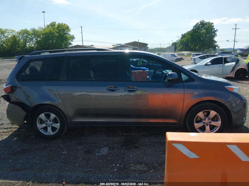 2017 TOYOTA SIENNA VAN 3.5L V-6 DI, DOHC, VVT, 296HP