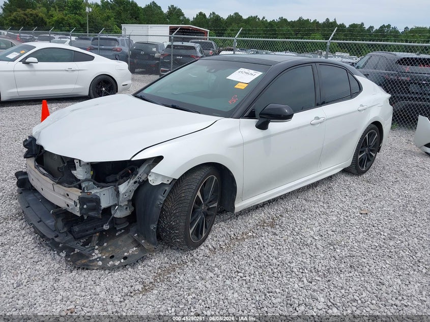 2018 Toyota Camry Xse 4T1B61HK0JU070848 photo 1