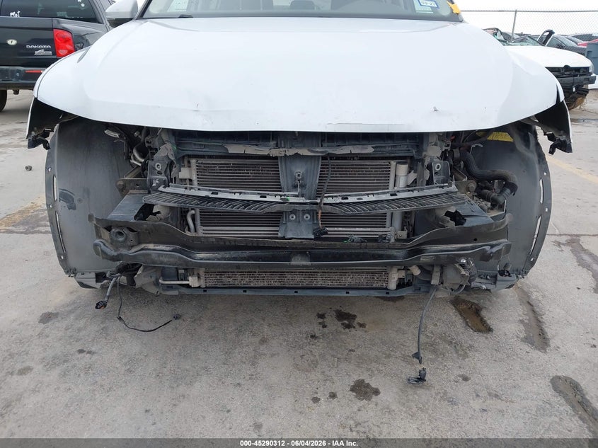 2018 VOLKSWAGEN TIGUAN auction photo 6