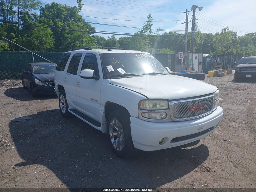 2004 GMC YUKON auction photo 1