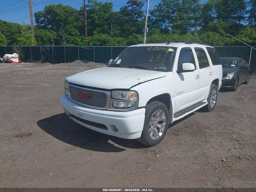 2004 GMC YUKON auction photo 2