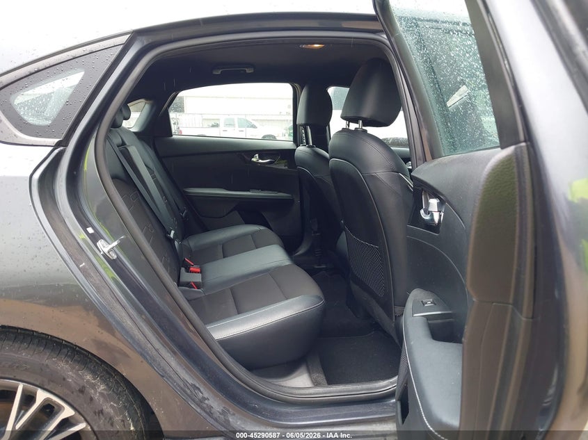2023 KIA FORTE auction photo 8