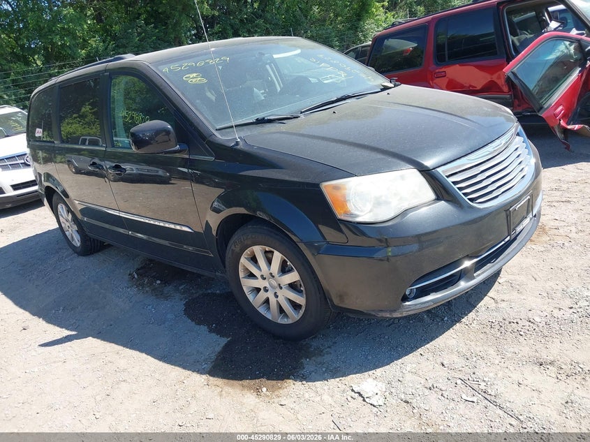 2013 CHRYSLER TOWN & COUNTRY auction photo 1