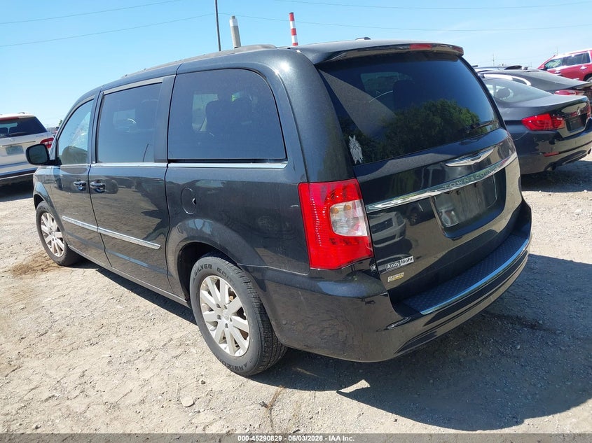 2013 CHRYSLER TOWN & COUNTRY auction photo 3