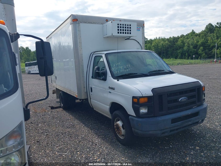 2011 FORD E-450 CUTAWAY