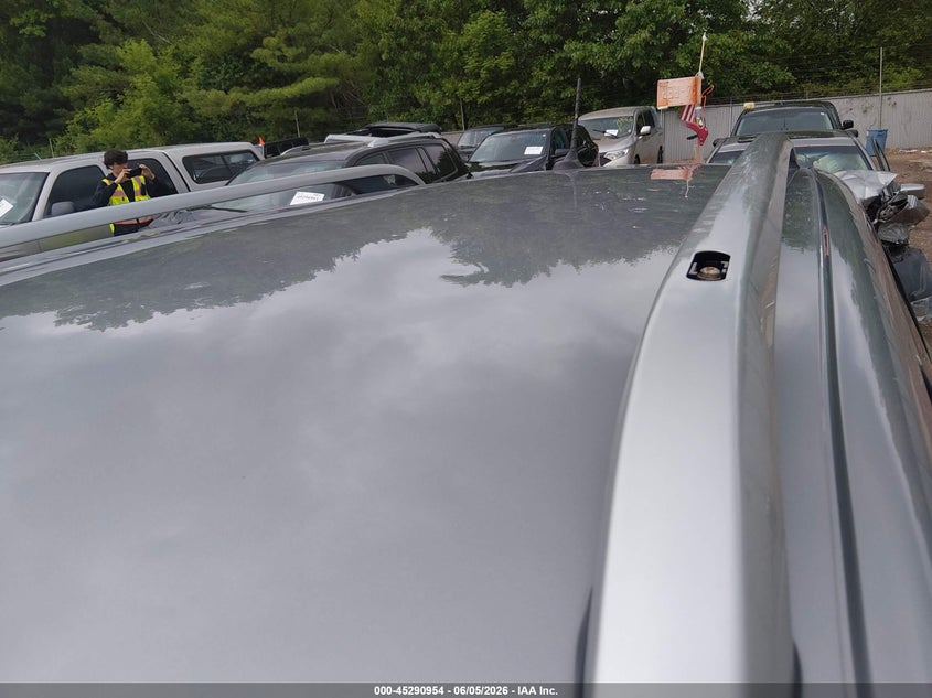 2015 JEEP CHEROKEE auction photo 6