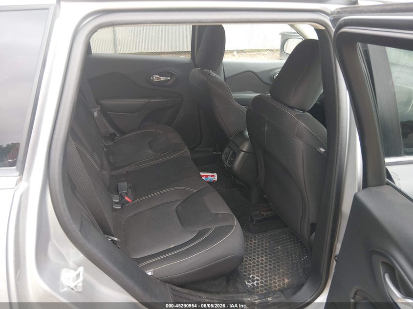 2015 JEEP CHEROKEE auction photo 8