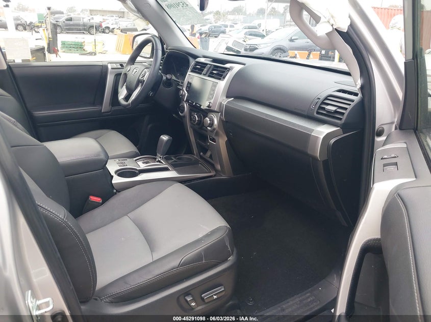2022 TOYOTA 4RUNNER auction photo 5