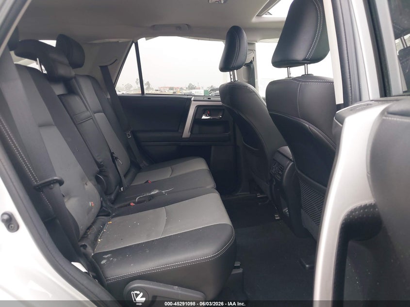 2022 TOYOTA 4RUNNER auction photo 8