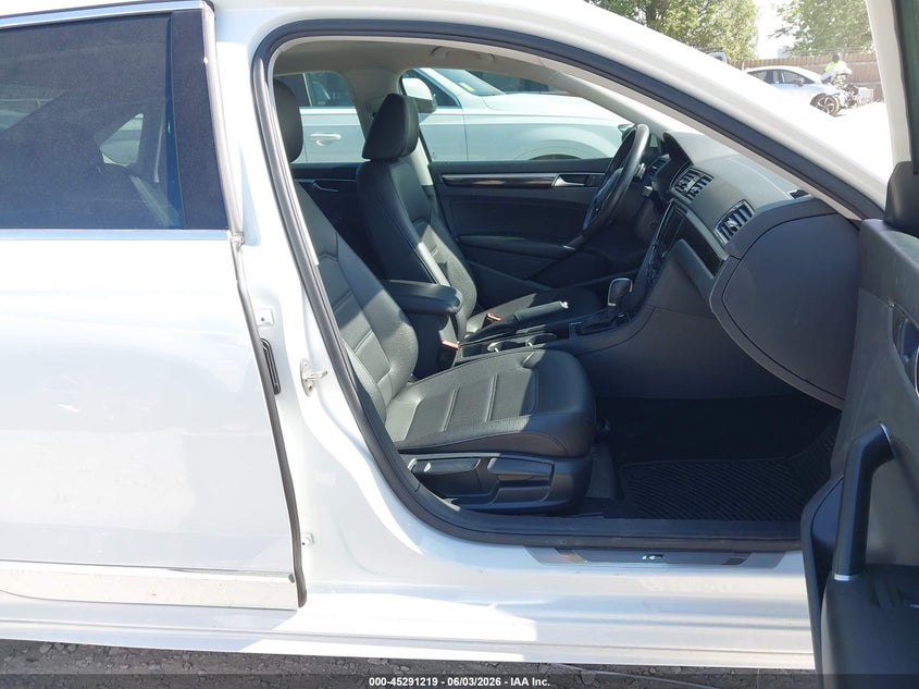 2019 Volkswagen Passat 2.0T Se R-Line VIN: 1VWMA7A39KC013795 Lot: 45291219