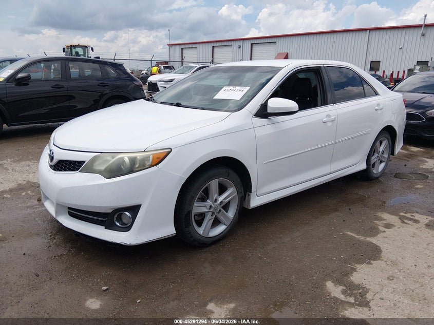 2013 TOYOTA CAMRY auction photo 2