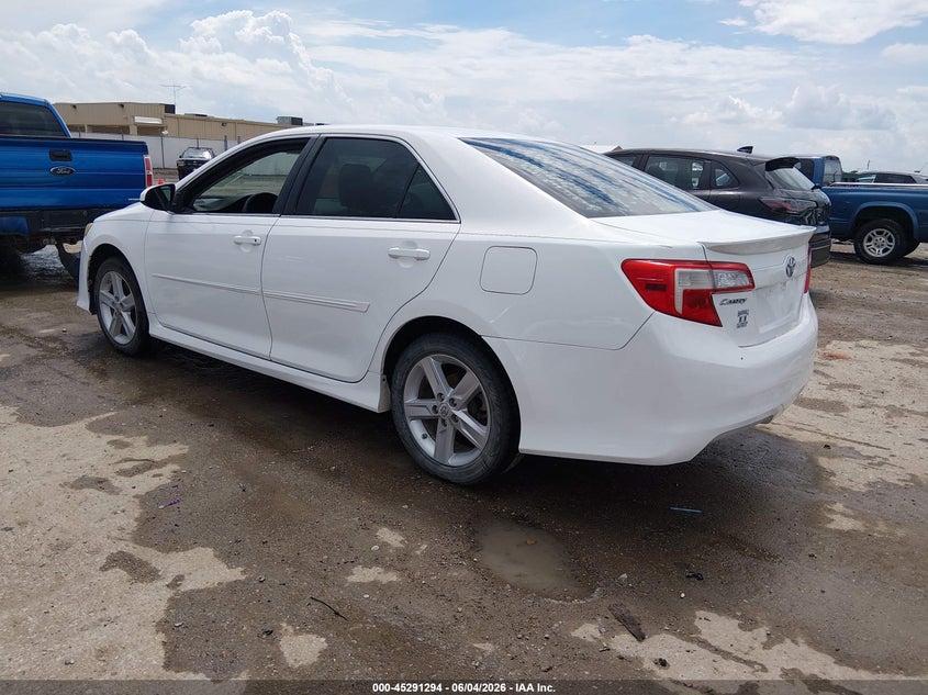 2013 TOYOTA CAMRY auction photo 3