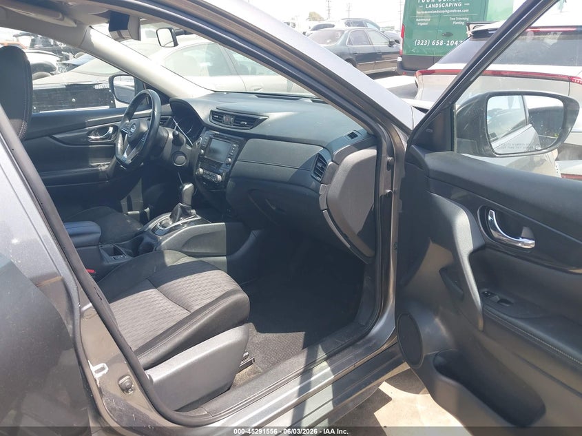VIN: KNMAT2MV7JP540998 2018 NISSAN ROGUE SV