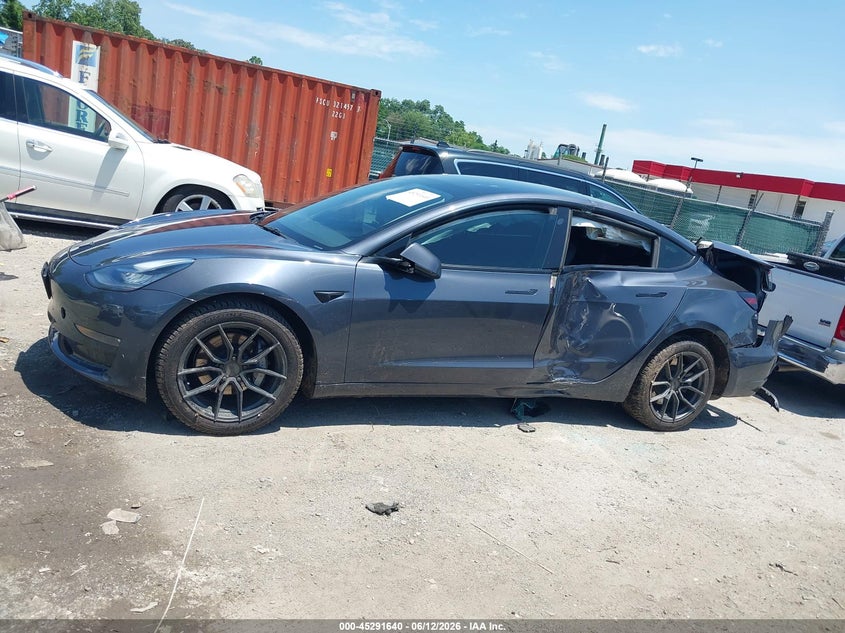 Фото 14 - TESLA MODEL 3