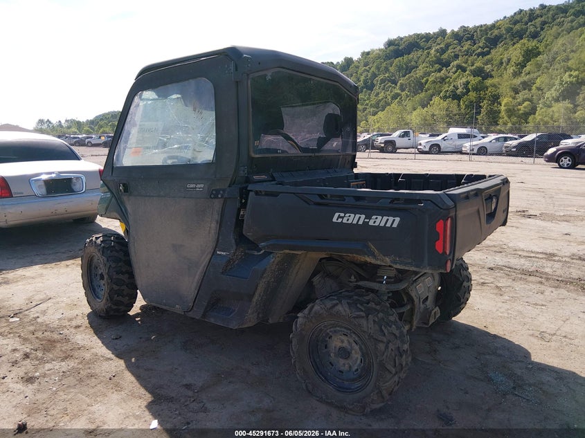 2023 CAN-AM DEFENDER auction photo 3