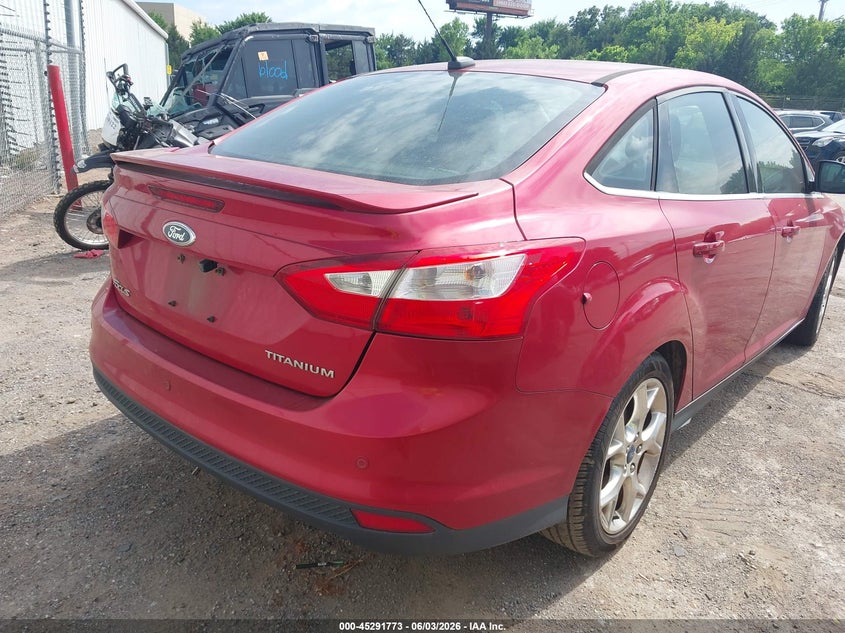 2012 Ford Focus 2.0 Titanium red Lot 111045291773 Vin 1FAHP3J28CL312544