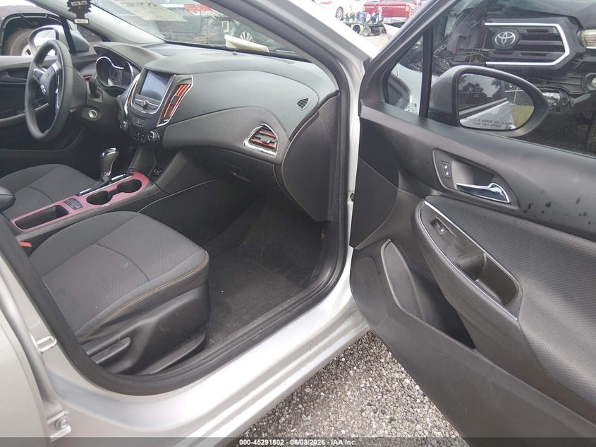 2019 CHEVROLET CRUZE auction photo 5
