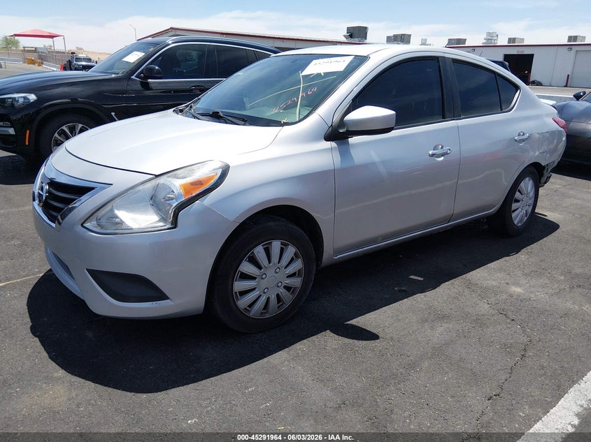 2018 NISSAN VERSA auction photo 2