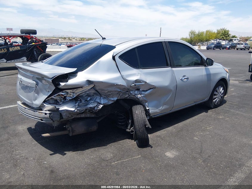 2018 NISSAN VERSA auction photo 4