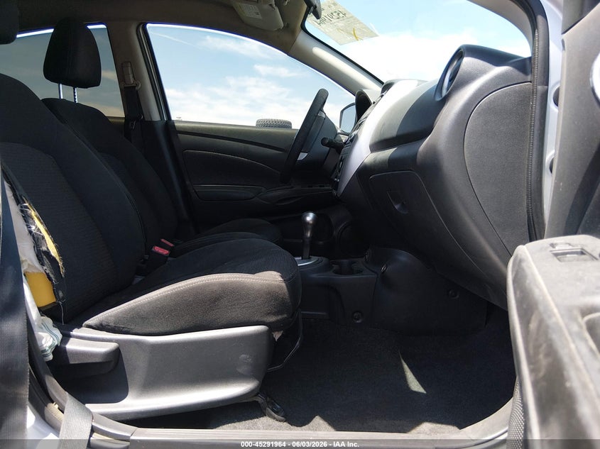 2018 NISSAN VERSA auction photo 5