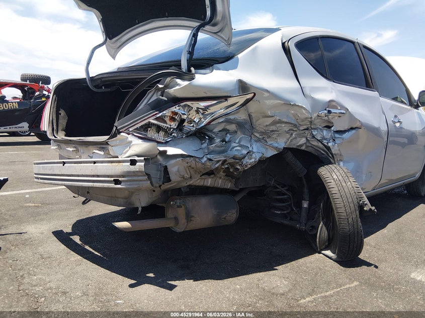 2018 NISSAN VERSA auction photo 6