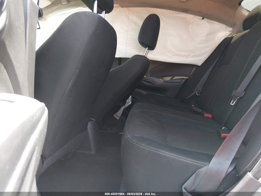 2018 NISSAN VERSA auction photo 8