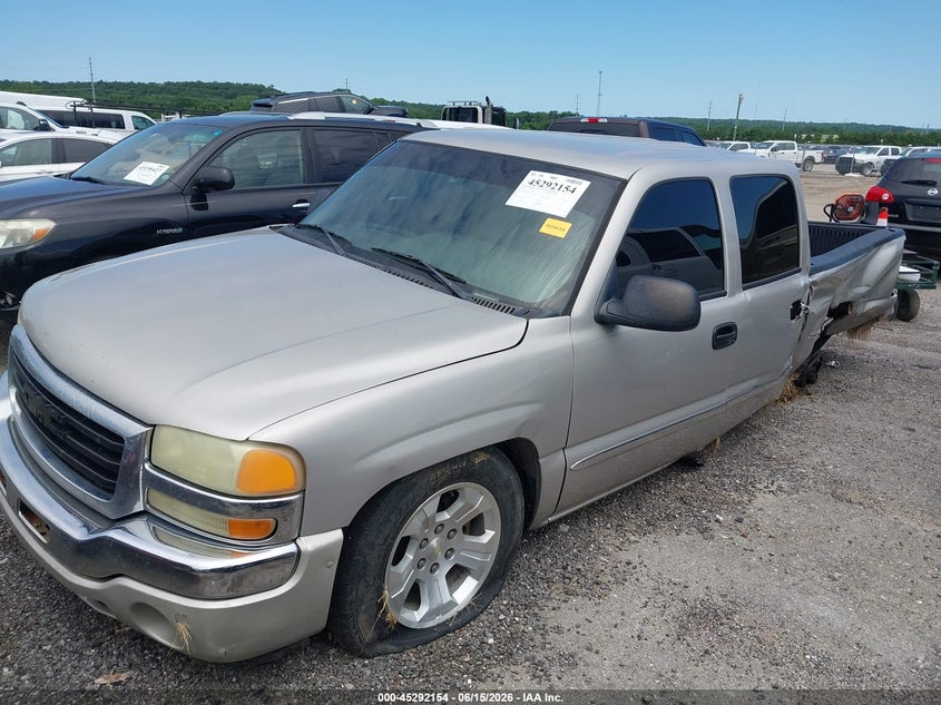 2005 GMC SIERRA 1500 auction photo 2