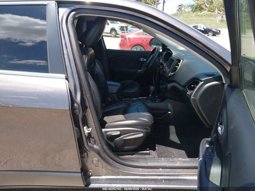 2019 JEEP CHEROKEE auction photo 5