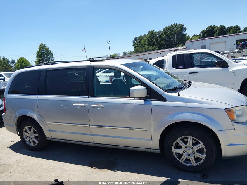 2010 Chrysler Town & Country Touring VIN: 2A4RR5D12AR413617 Lot: 45292300