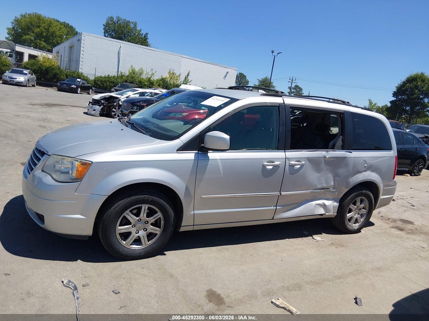 2010 Chrysler Town & Country Touring VIN: 2A4RR5D12AR413617 Lot: 45292300