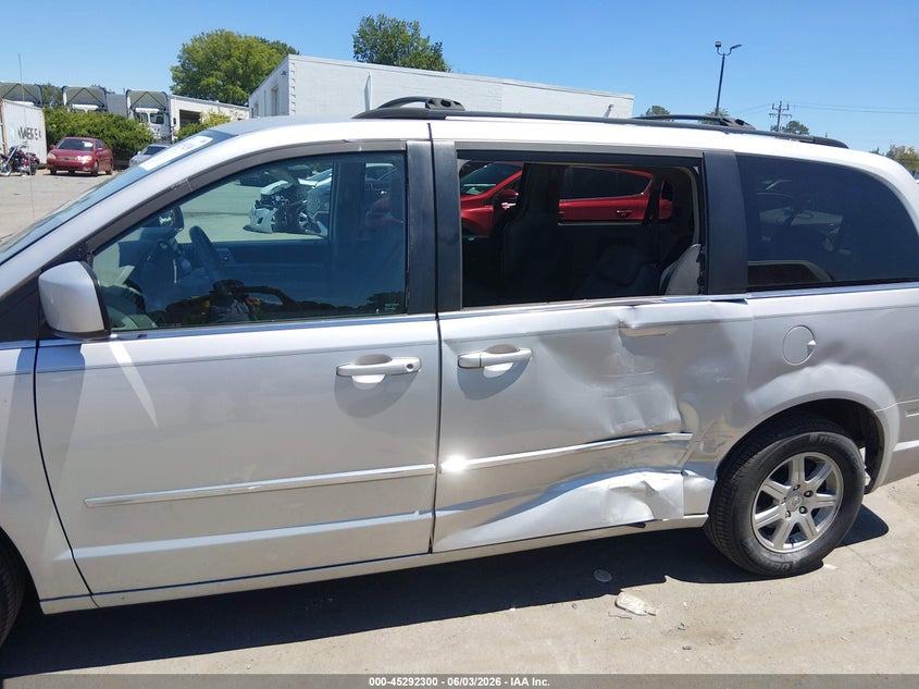 2010 Chrysler Town & Country Touring VIN: 2A4RR5D12AR413617 Lot: 45292300