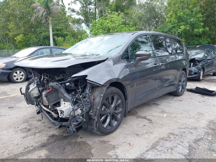 Vin: 2c4rc1fg8kr633332, lot: 45790165, chrysler pacifica touring plus 20192
