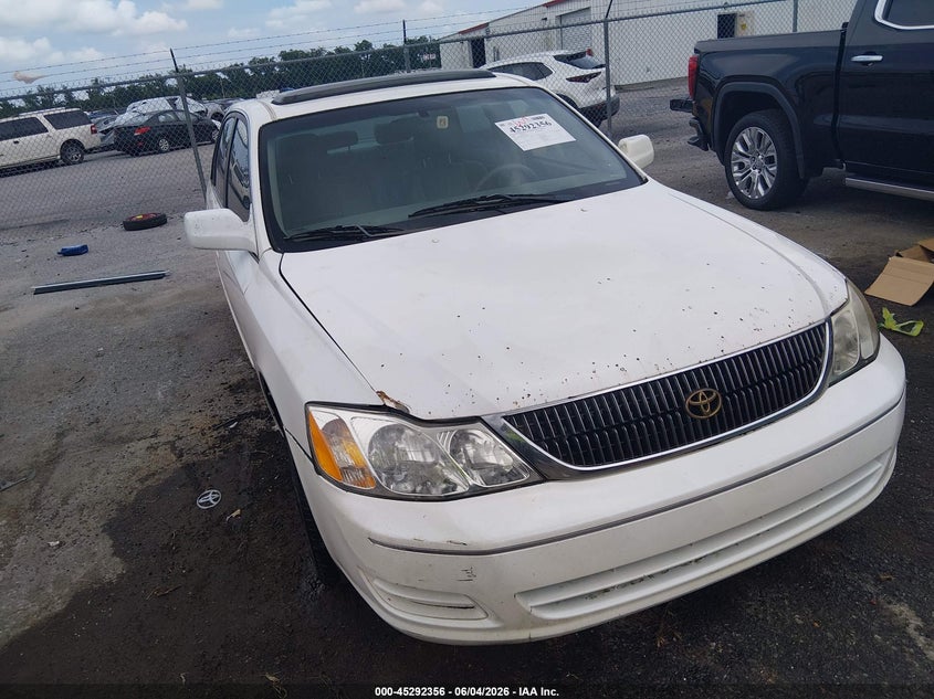 2000 Toyota Avalon Xl VIN: 4T1BF28B8YU044563 Lot: 45292356