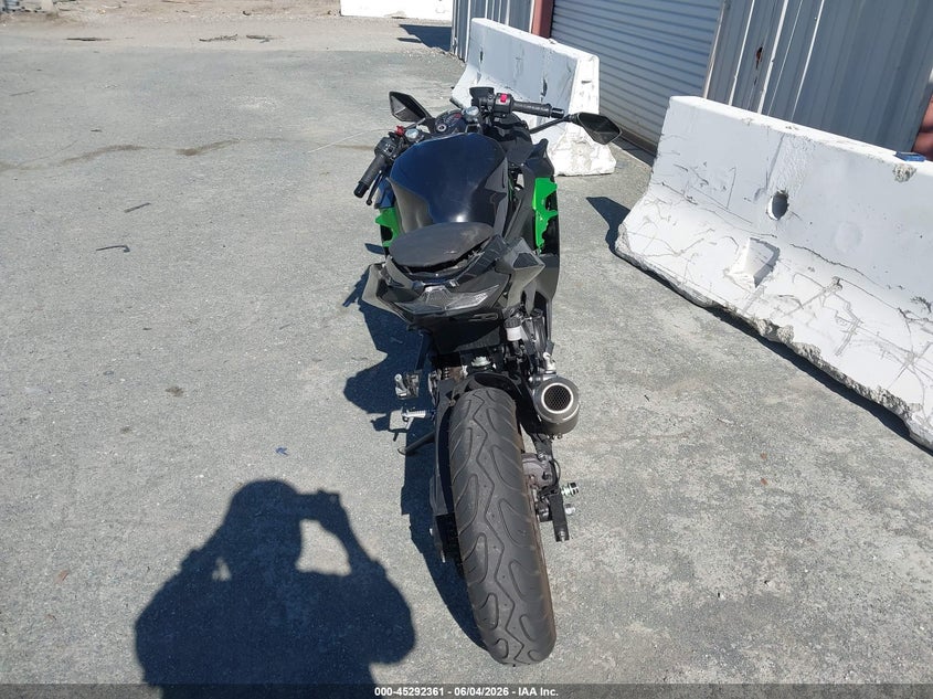 2023 Kawasaki Ex400 VIN: JKAEXKH10PDAN4215 Lot: 45292361