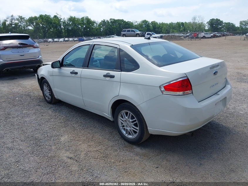 Vin: 1fahp3fn6bw111838, lot: 45790198, ford focus se 20113