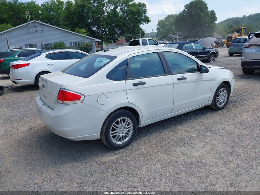 Vin: 1fahp3fn6bw111838, lot: 45790198, ford focus se 20114