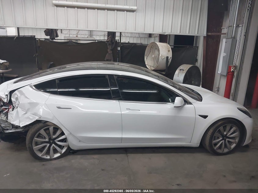 5YJ3E1EB5KF469443 2019 Tesla Model 3 Long Range/Performance white