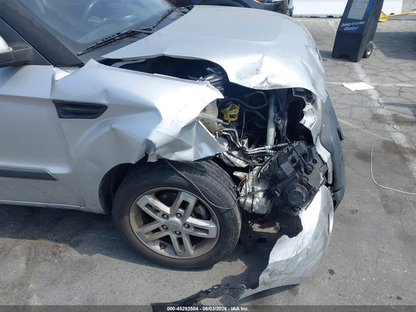 2011 Kia Soul + VIN: KNDJT2A20B7306326 Lot: 45292504