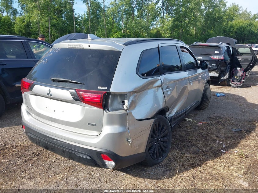 2020 MITSUBISHI OUTLANDER auction photo 4